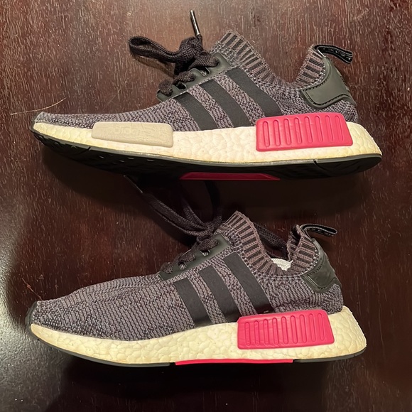 ADIDAS WOMEN'S NMD_R1 PK W
CORE BLACK & SHOCK PINK - Picture 9 of 11